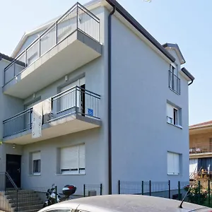 https://apartment-goran-umag.in-istria.net